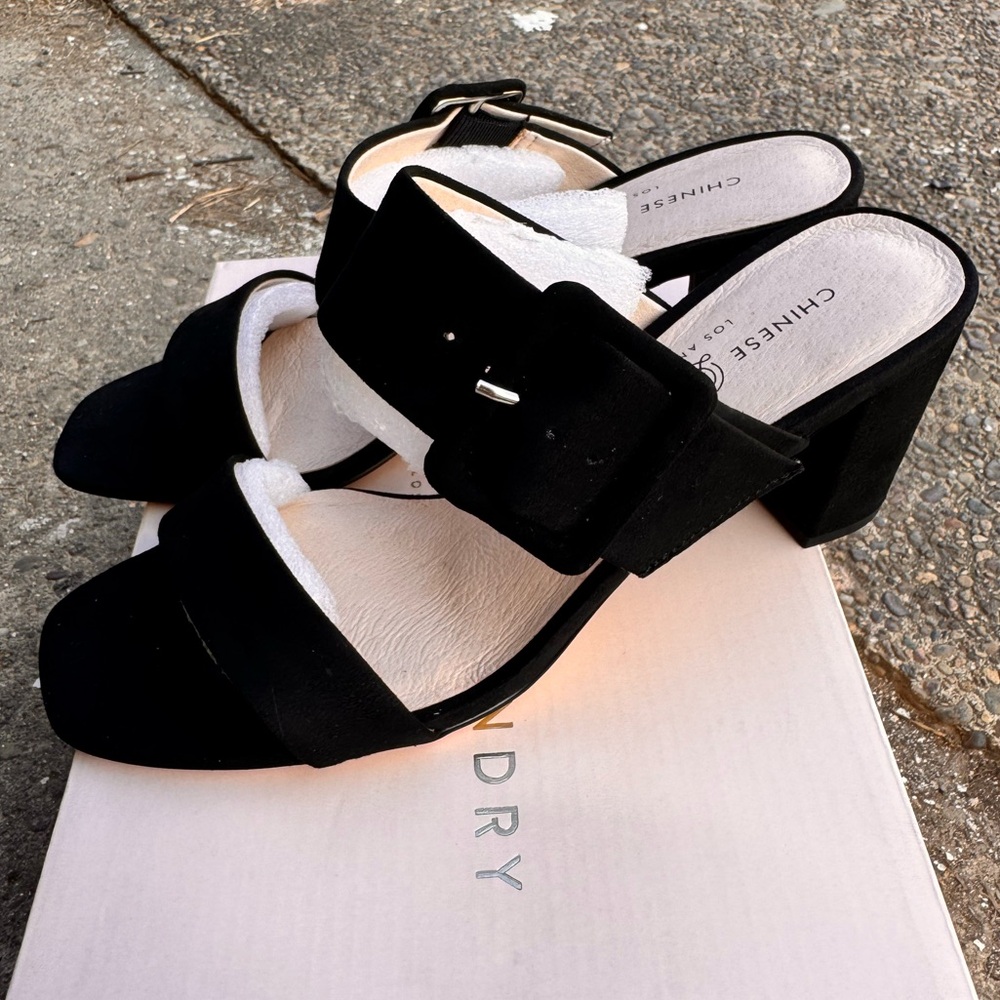 CHINESE LAUNDRY Yippy Block Heel Buckle Straps - Picture 8 of 10